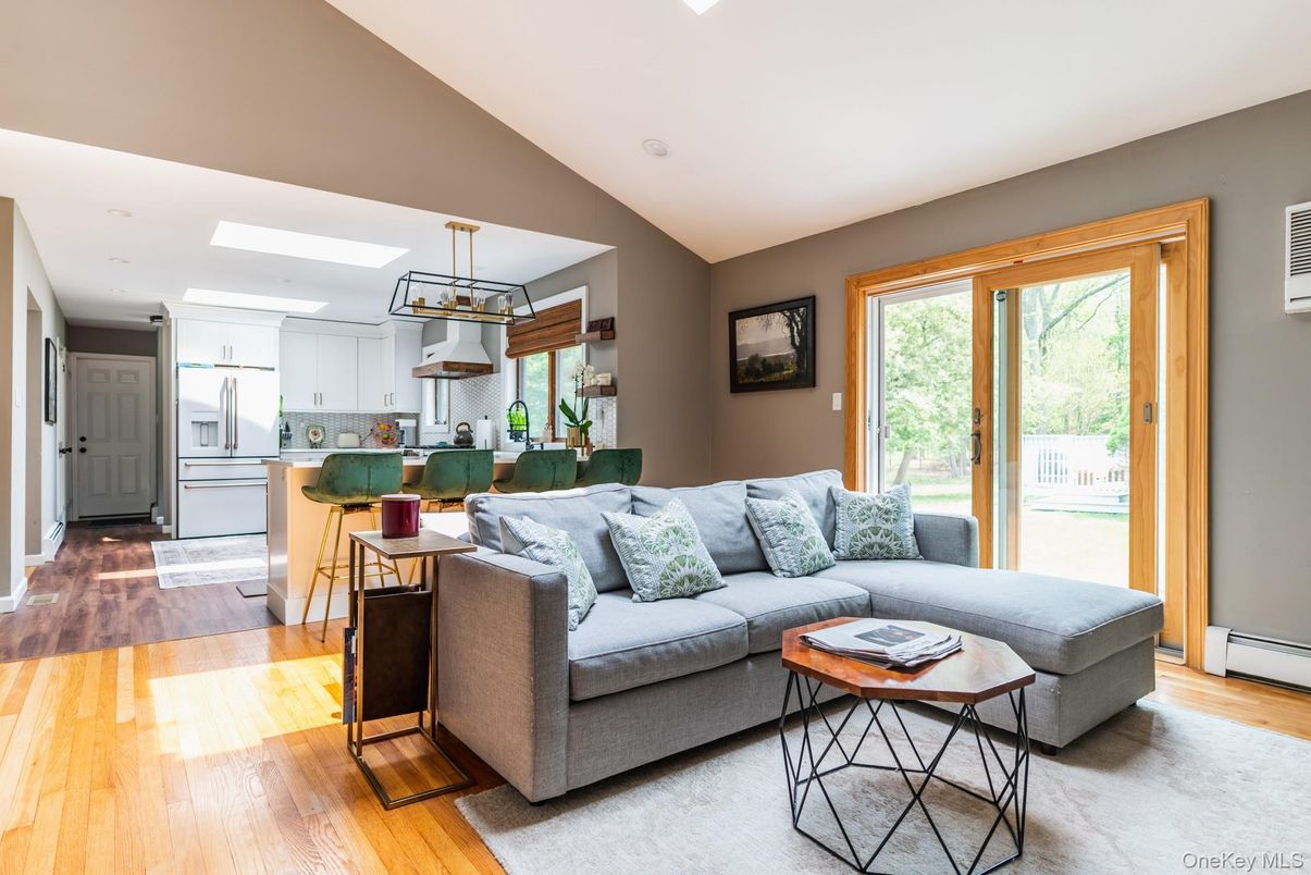 Interior, Kitchen, Living room, Pendant Lights, Recessed Lighting, Wood Texture Flooring