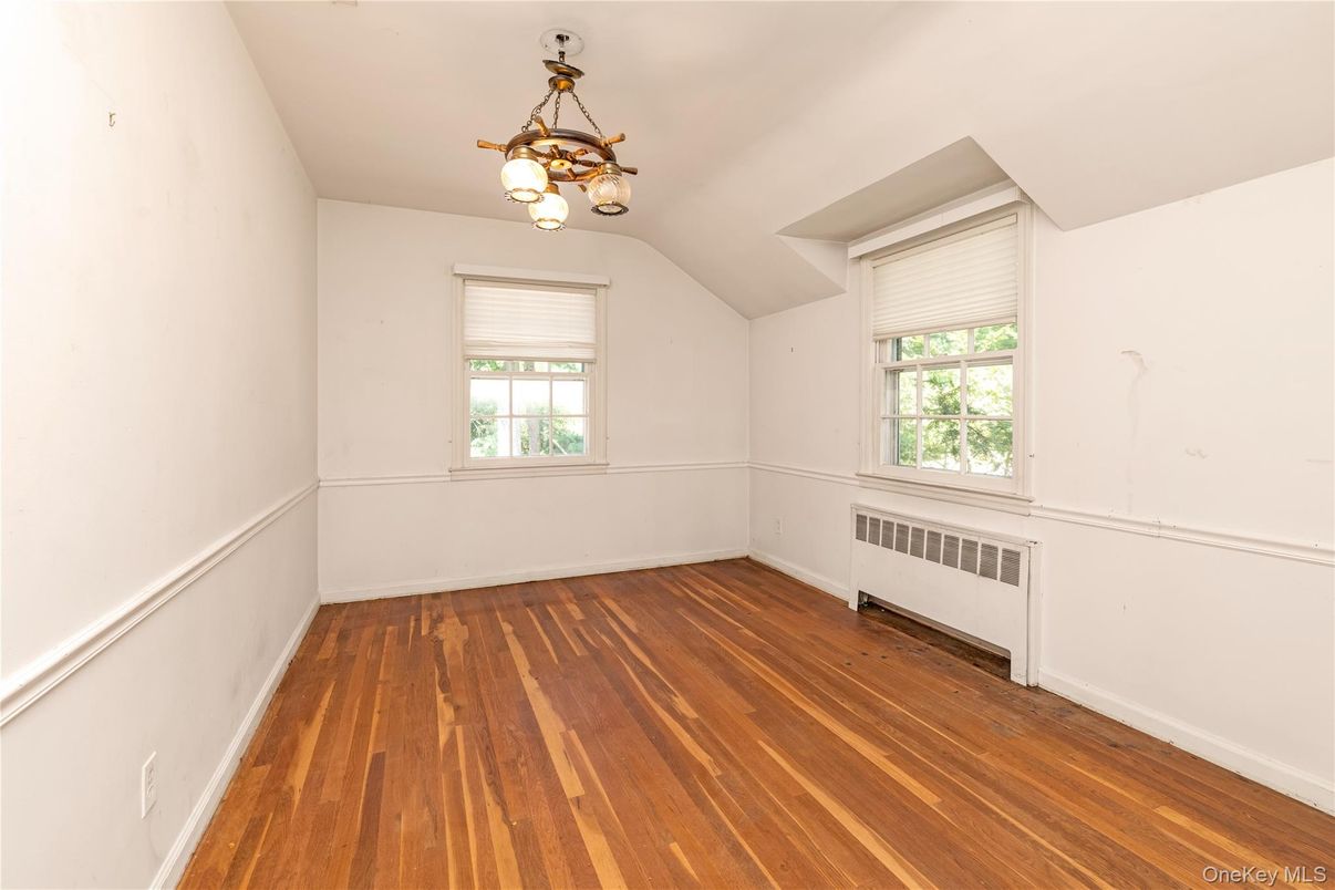 Chandelier, Empty room, Interior, Wood Texture Flooring