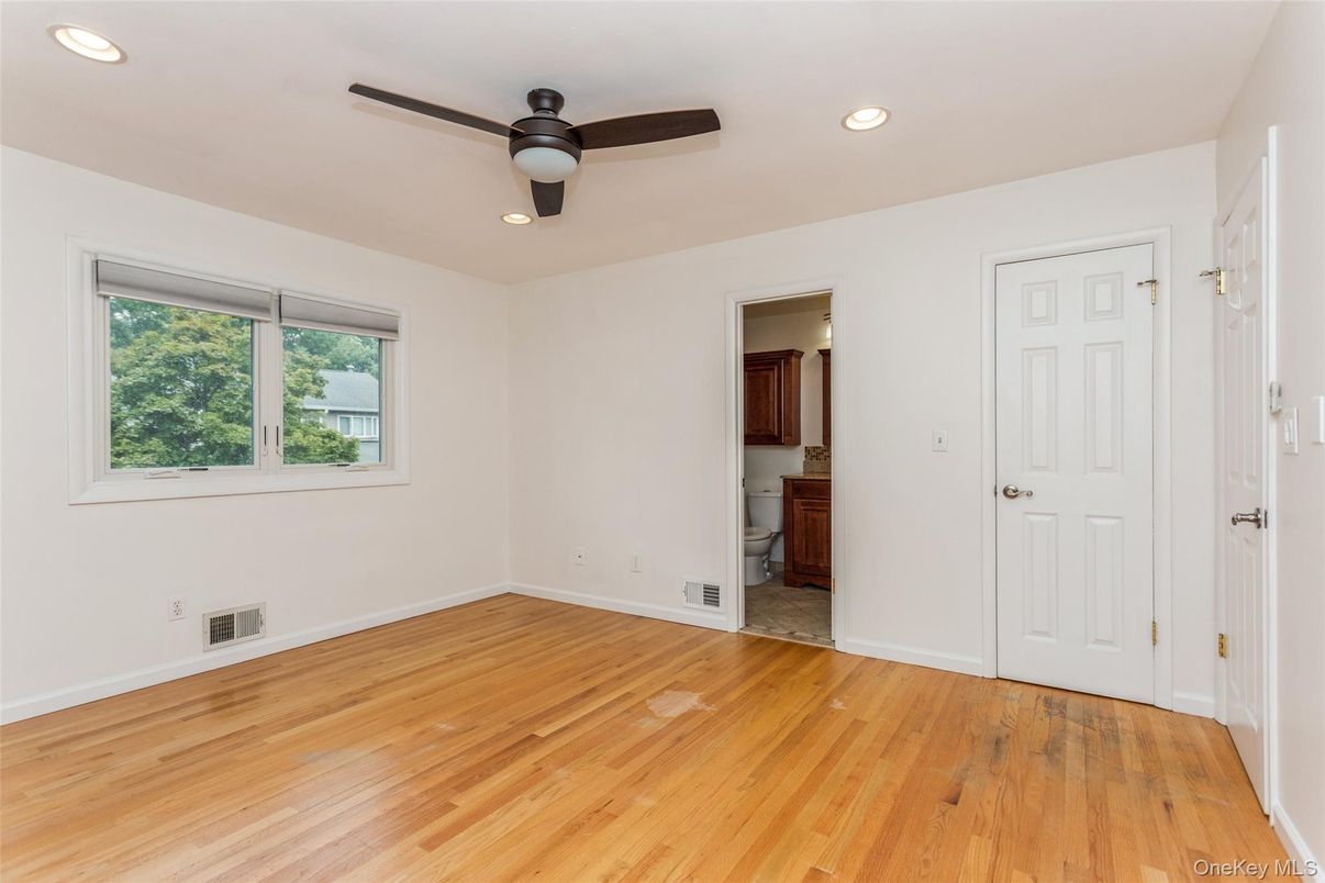 Bathroom, Empty room, Interior, Recessed Lighting, Wood Texture Flooring