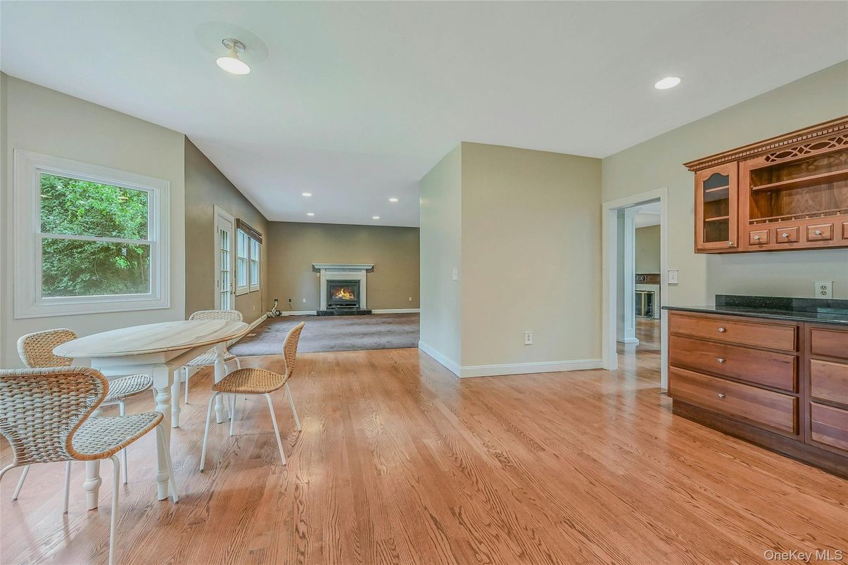 Dining room, Fireplace, Interior, Recessed Lighting, Wood Texture Flooring