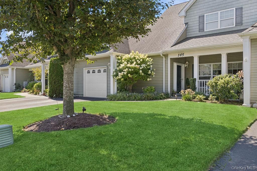 Attached, Exterior, Facade, Ranch