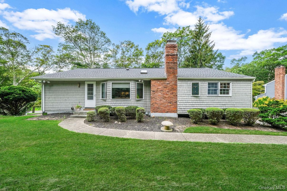 Backyard, Exterior, Facade, Ranch