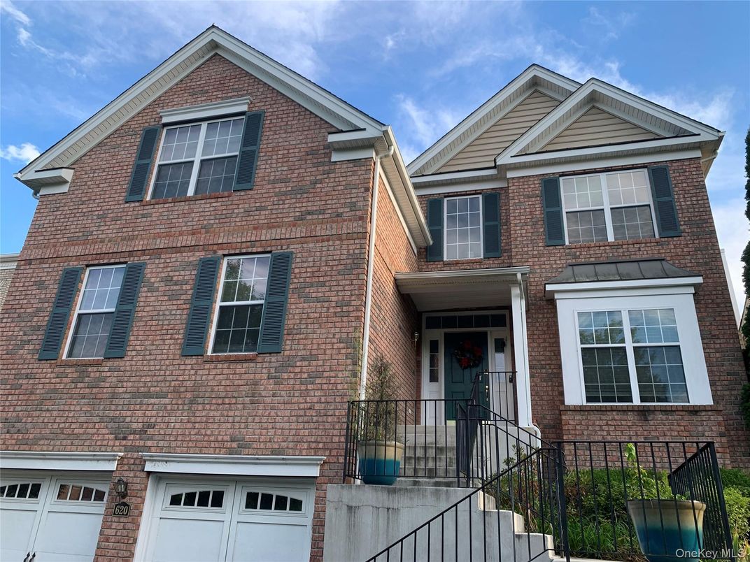 Attached, Exterior, Facade, Brick Facade, Rowhouse
