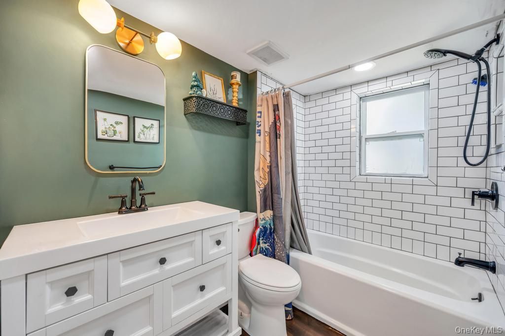 Bathroom, Interior, Recessed Lighting, Wood Texture Flooring