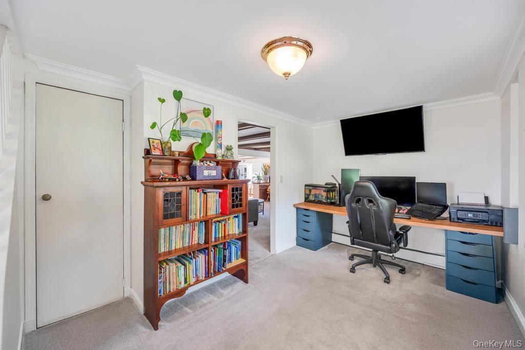 Home Office, Interior