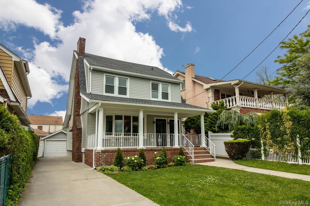 Detached Garage, Exterior, Facade, American Foursquare