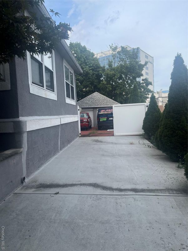 Detached Garage, Exterior
