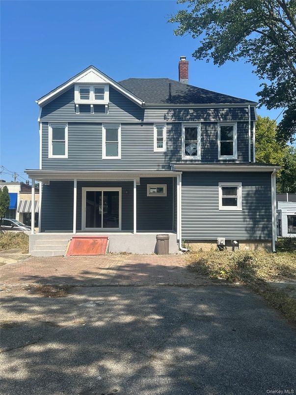 Exterior, Facade, American Craftsman