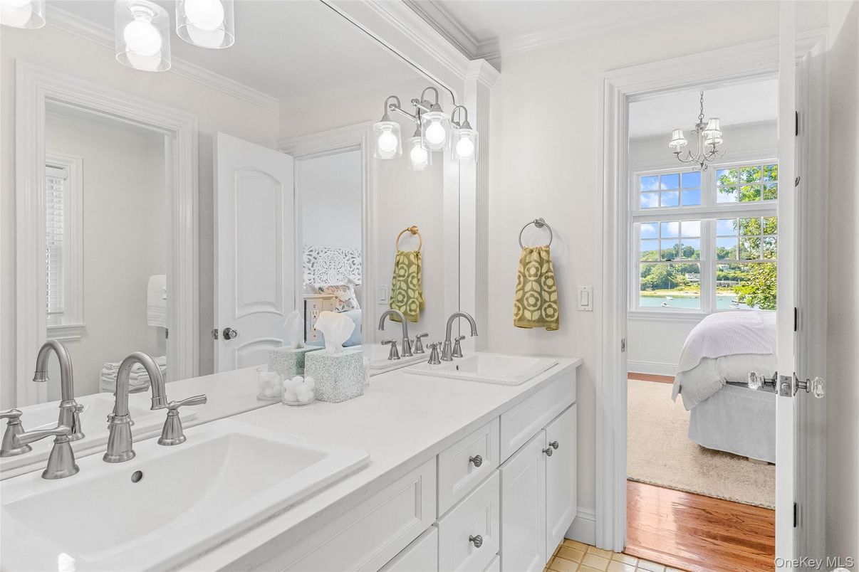 Bathroom, Dual Sink Vanities, Interior, Wood Texture Flooring