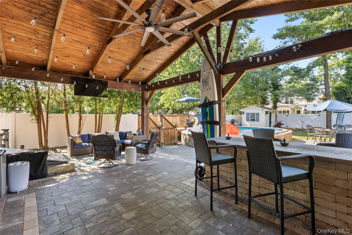 Exterior, Outdoor Kitchen
