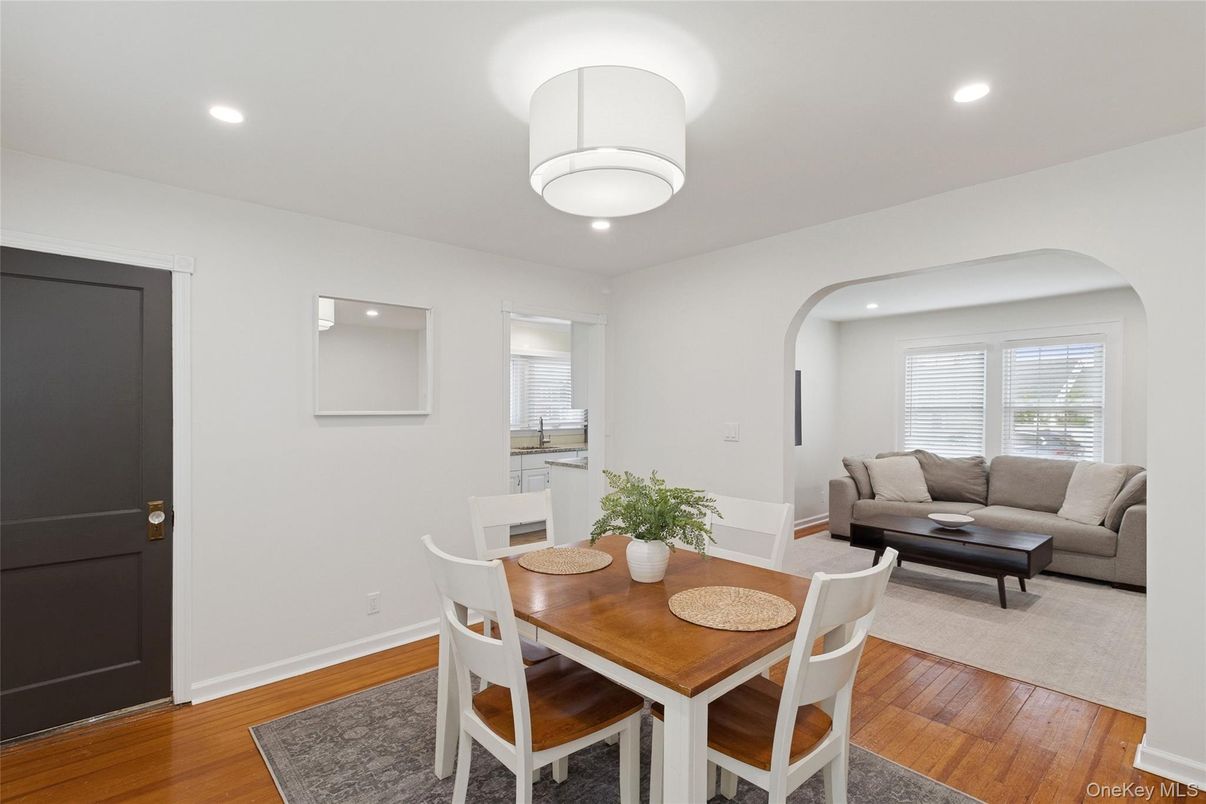 Dining room, Interior, Living room, Recessed Lighting, Wood Texture Flooring