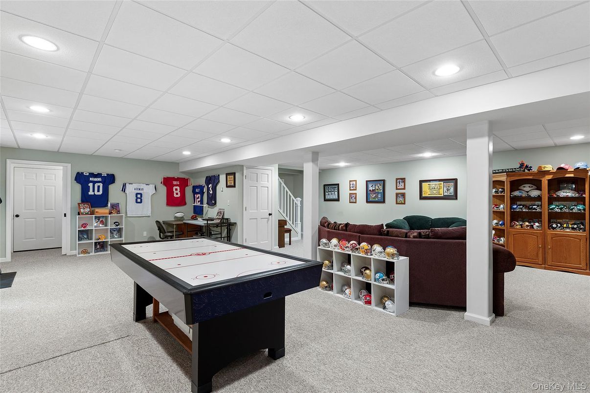 Game Room, Interior, Living room, Recessed Lighting