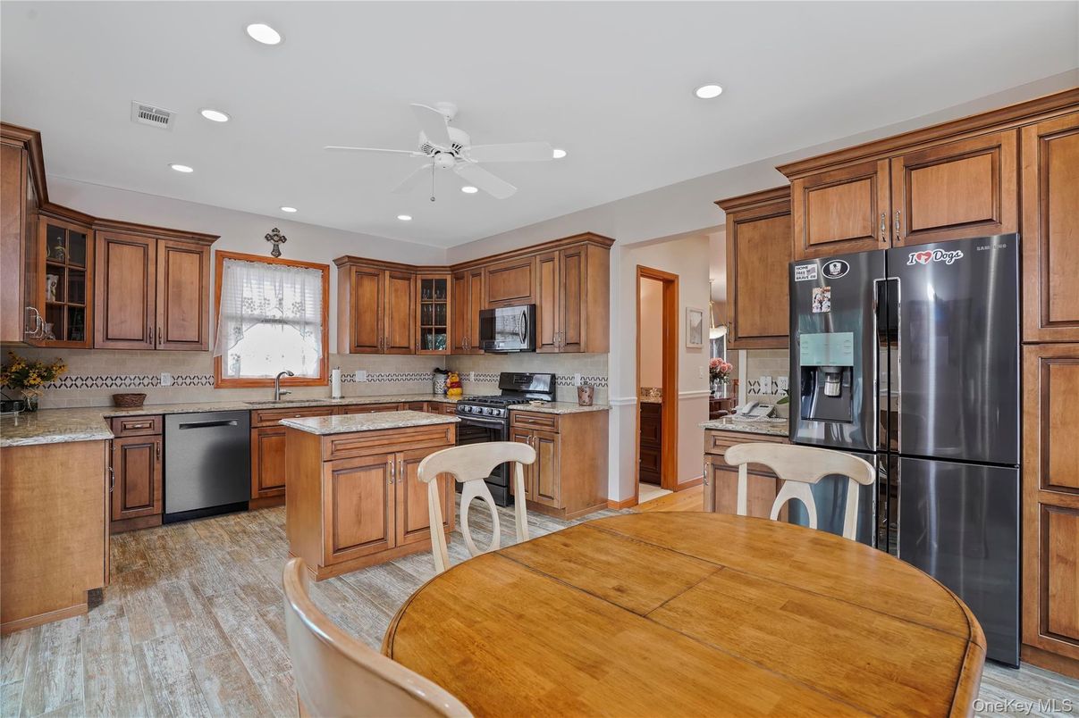 Dining room, Interior, Kitchen, Recessed Lighting