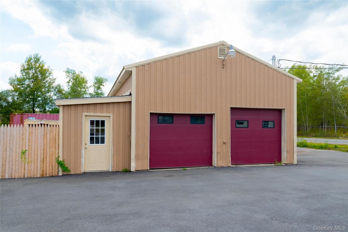 Detached Garage, Exterior