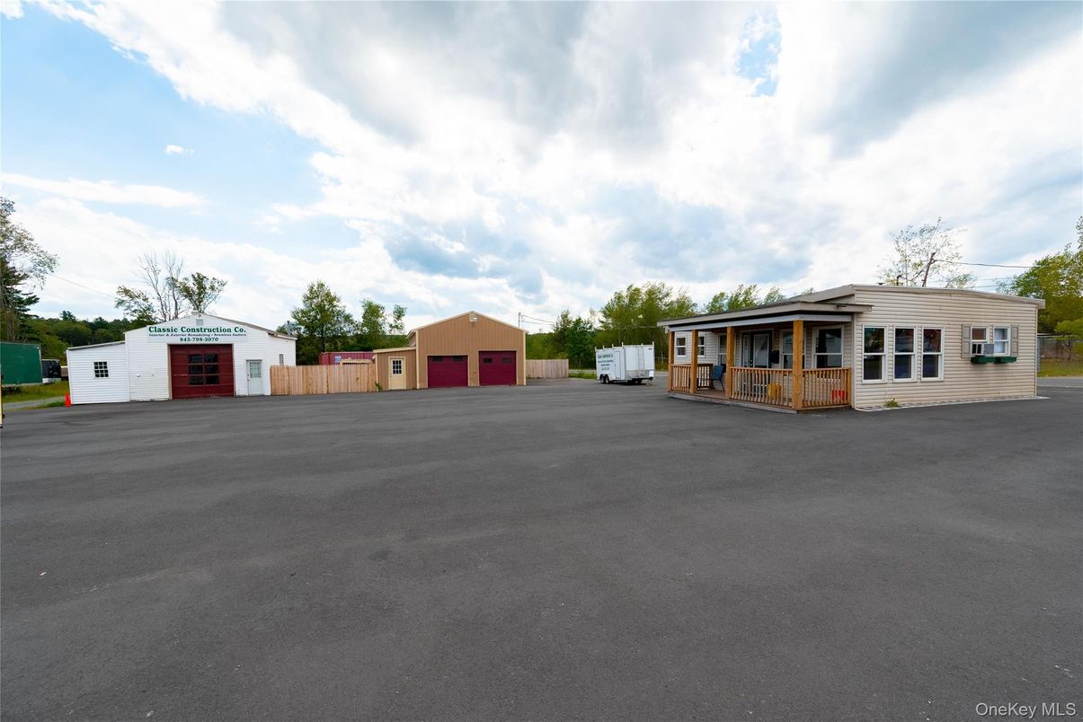 Detached Garage, Exterior