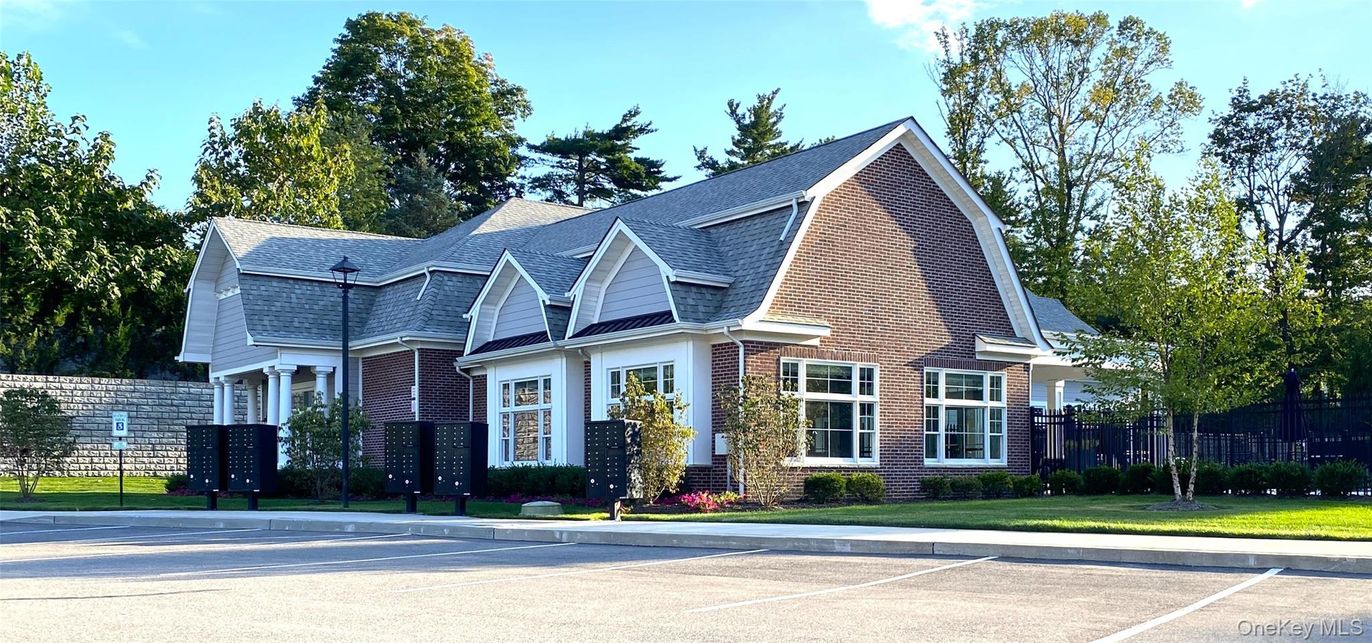 Exterior, Facade, Brick Facade, Brick Traditional