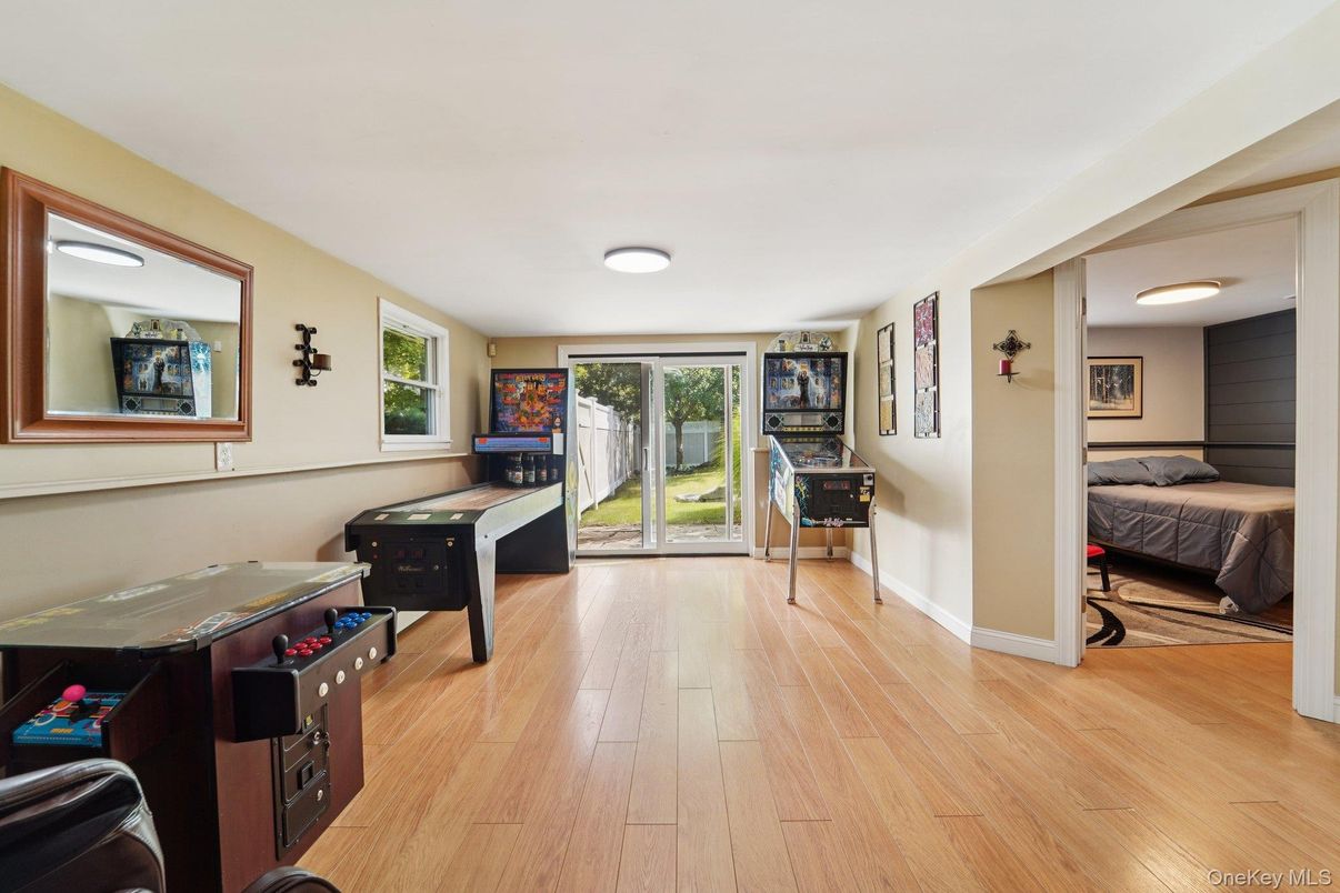 Game Room, Interior, Wood Texture Flooring