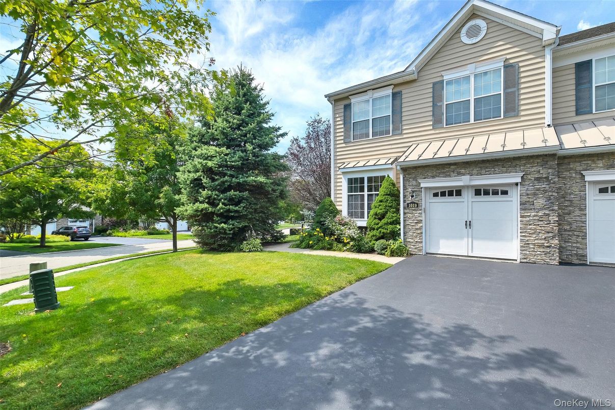 Attached, Exterior, Facade, Brick Facade, Brick Traditional