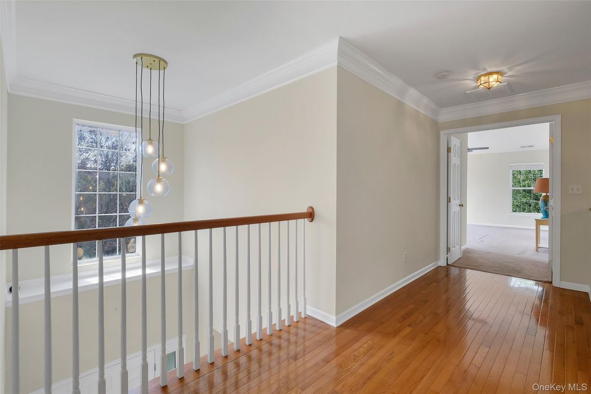Interior, Pendant Lights, Wood Texture Flooring