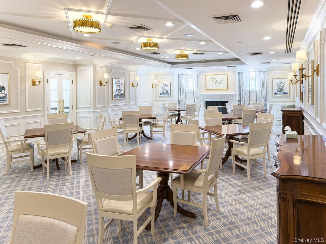 Dining room, Interior, Recessed Lighting
