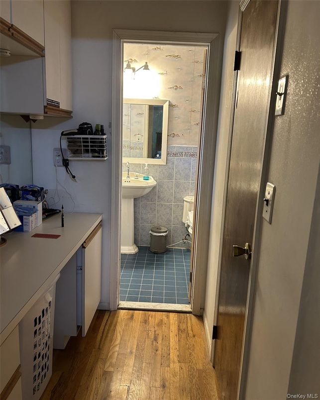Bathroom, Interior, Wood Texture Flooring