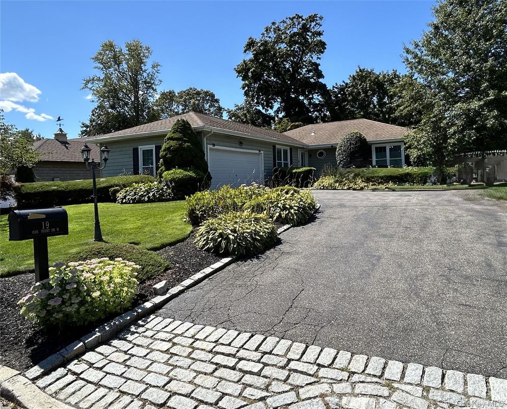 Attached, Backyard, Exterior, Facade, Brick Facade, Ranch