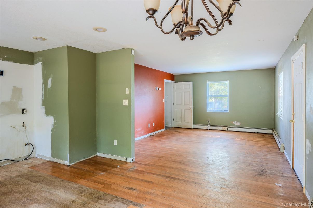 Chandelier, Empty room, Interior, Wood Texture Flooring
