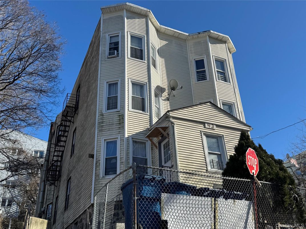 Exterior, Facade, Queen Anne Victorian