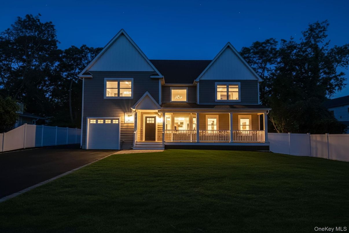 Exterior, Facade, Farmhouse
