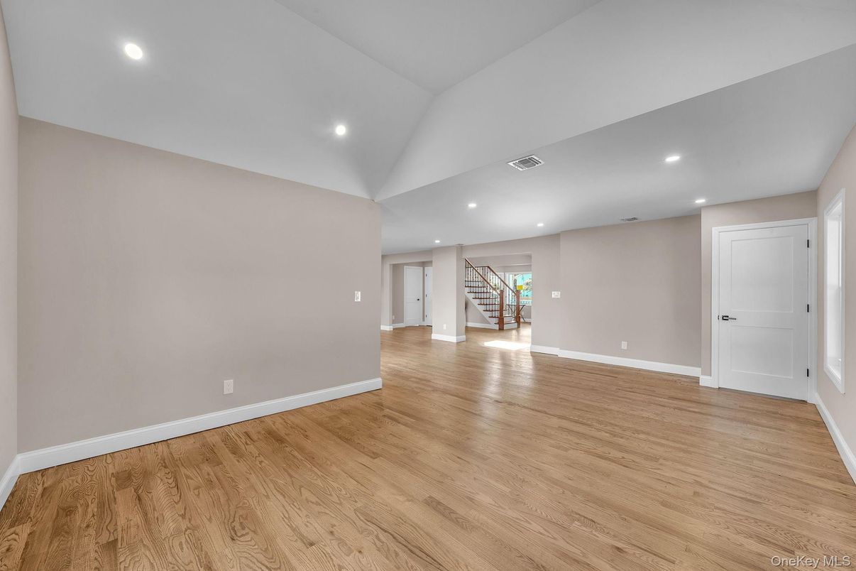 Empty room, Interior, Recessed Lighting, Wood Texture Flooring