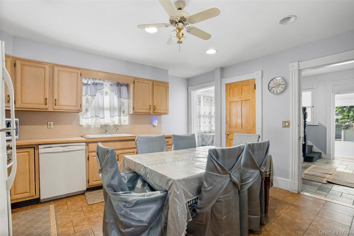 Dining room, Interior, Kitchen, Recessed Lighting