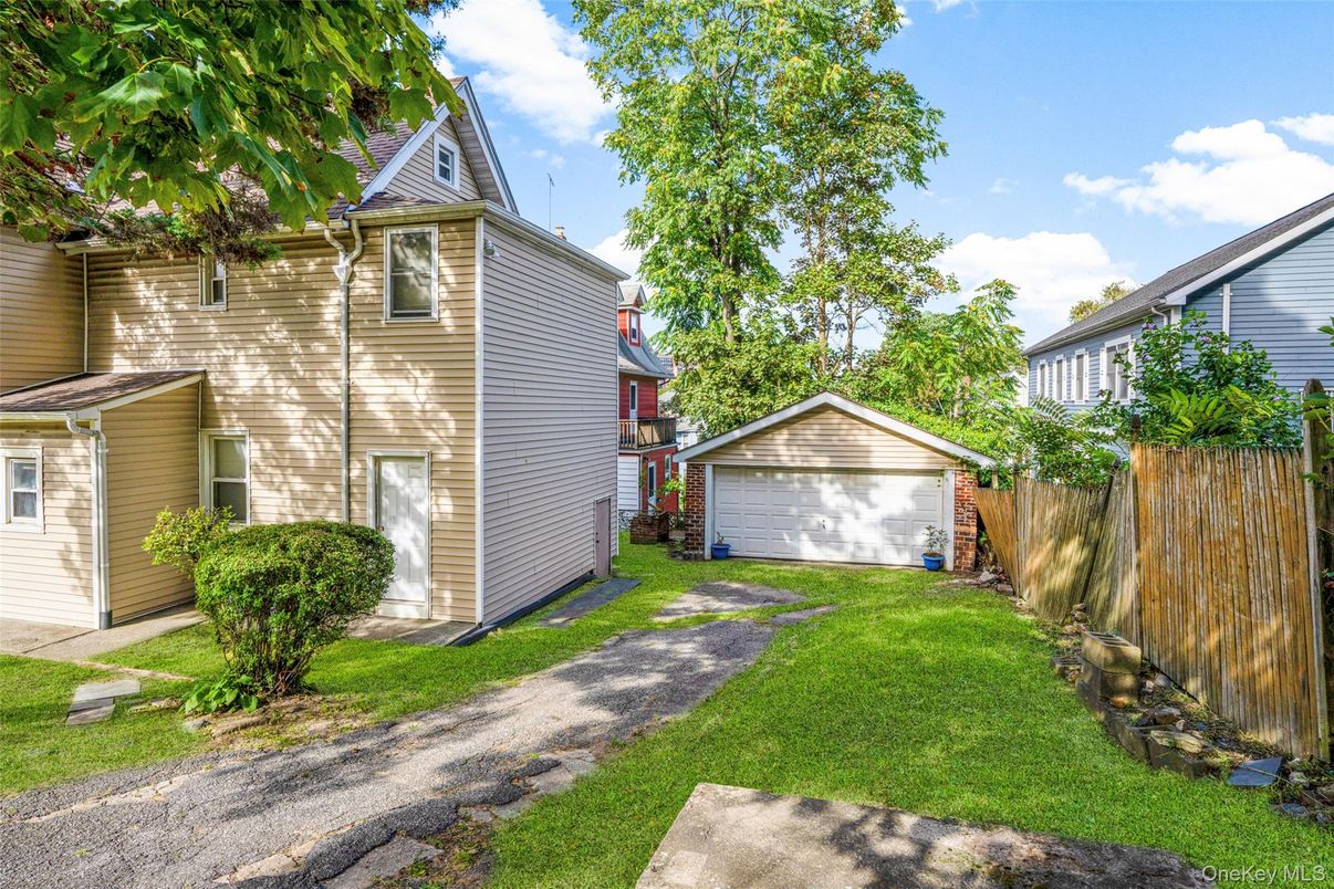 Detached Garage, Exterior