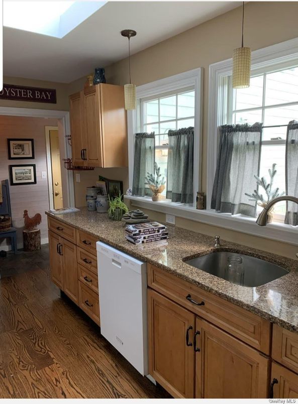 Interior, Kitchen, Pendant Lights, Wood Texture Flooring