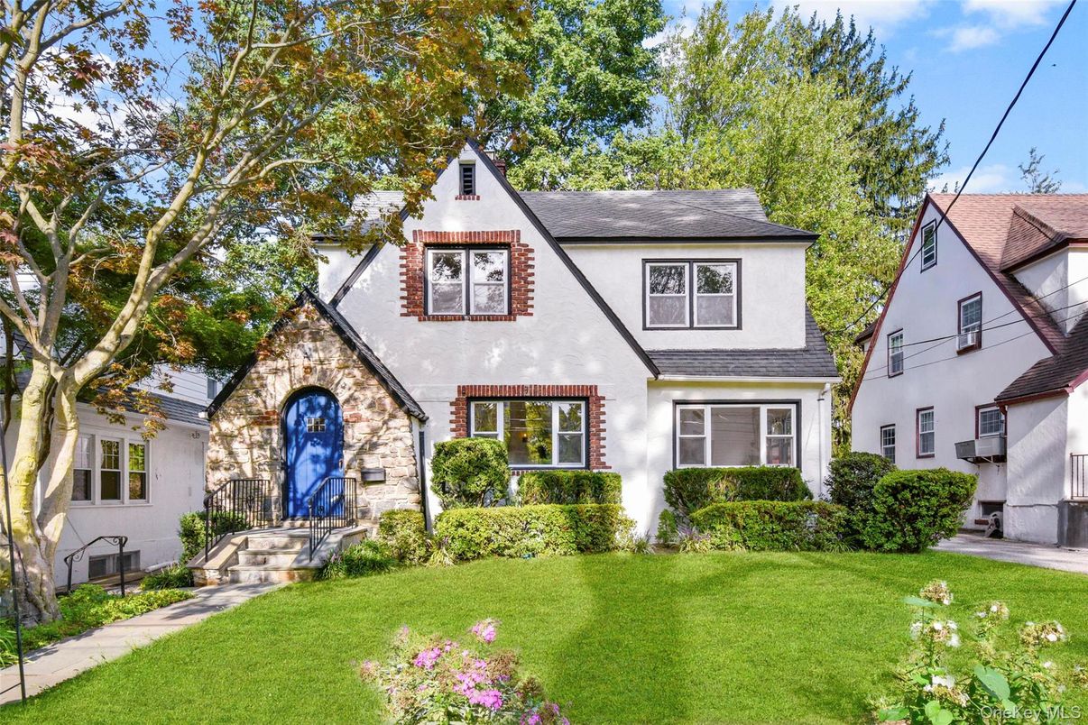 Exterior, Facade, Tudor Revival