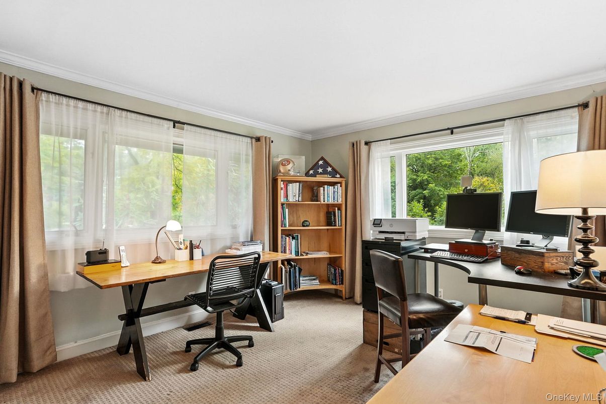 Home Office, Interior