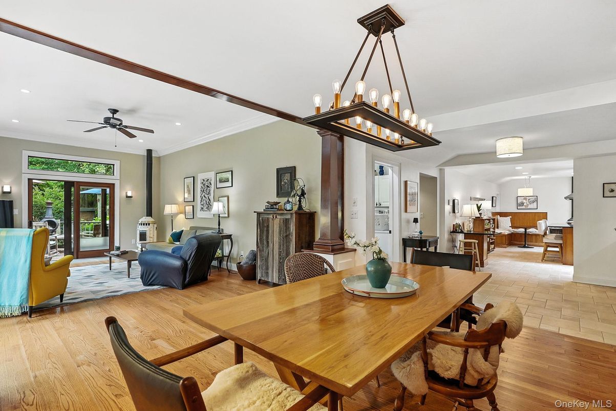 Chandelier, Dining room, Interior, Living room, Recessed Lighting, Wood Texture Flooring