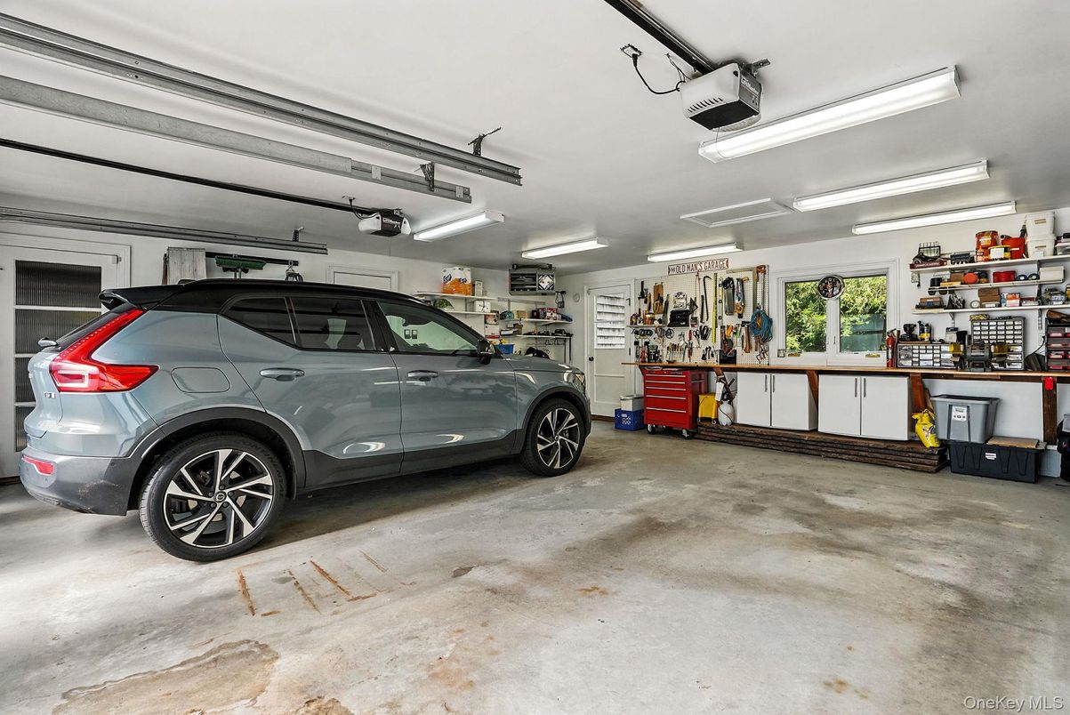 Garage, Interior