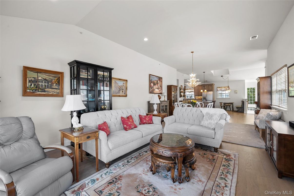 Dining room, Interior, Living room, Pendant Lights, Recessed Lighting, Wood Texture Flooring