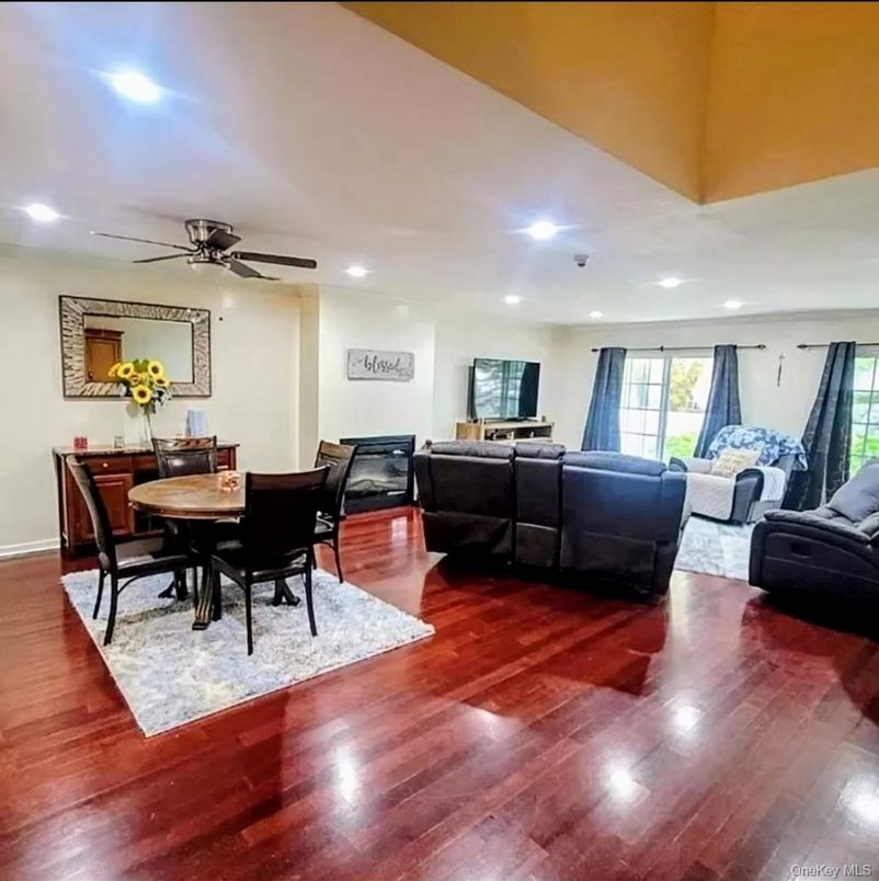 Dining room, Interior, Living room, Recessed Lighting, Wood Texture Flooring