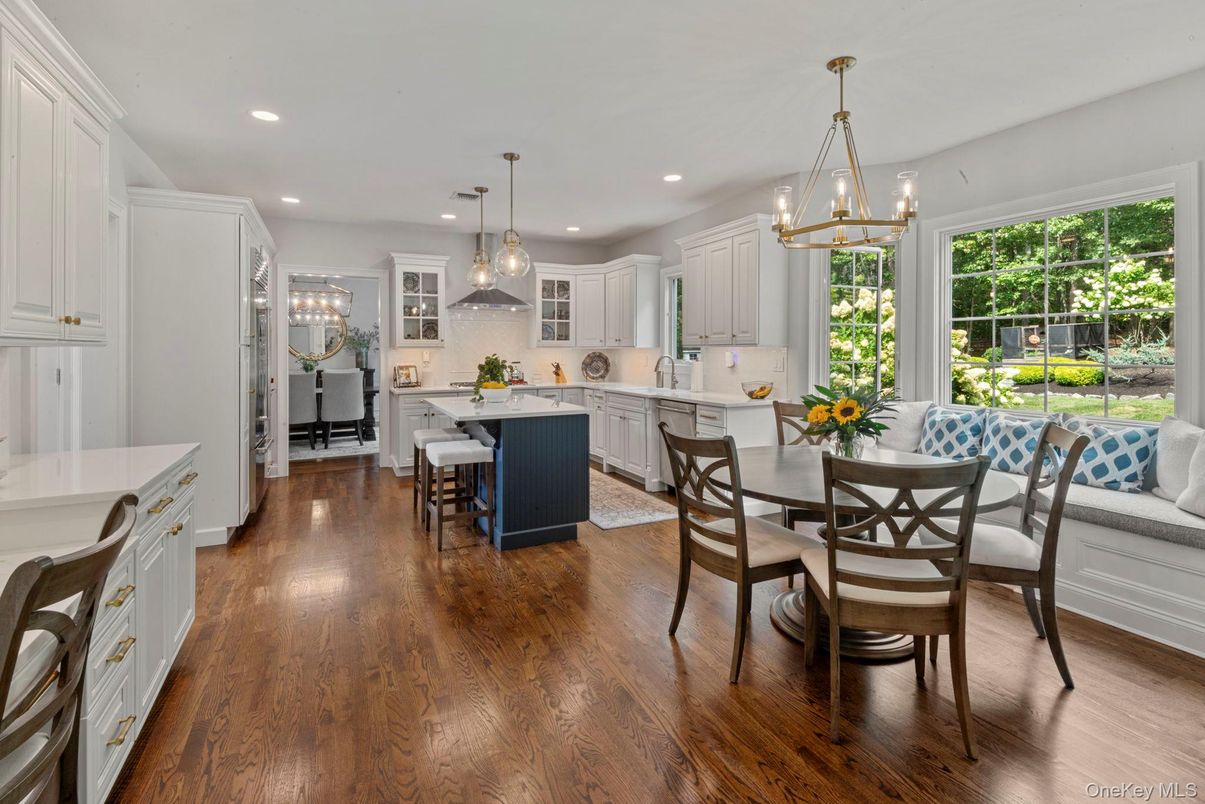 Dining room, Interior, Kitchen, Pendant Lights, Recessed Lighting, Wood Texture Flooring