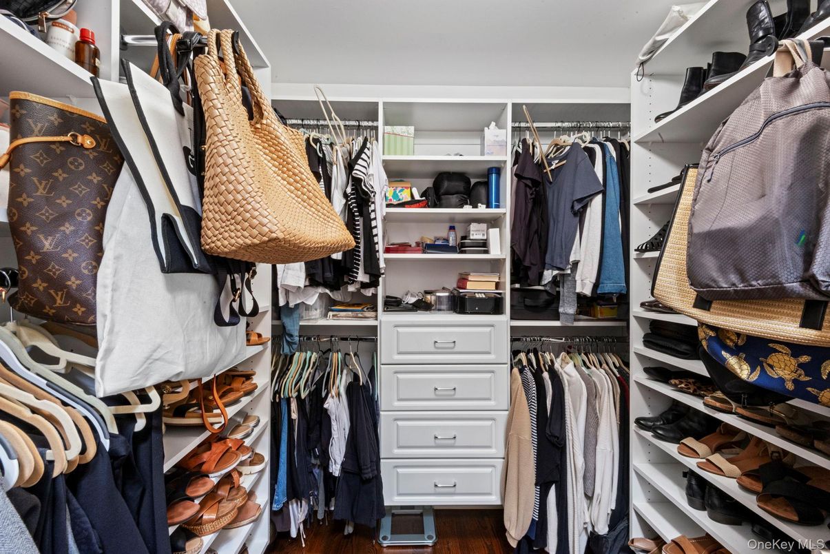 Interior, Walk-in Closets, Wood Texture Flooring