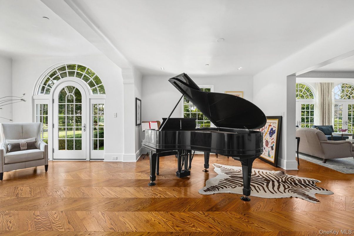 Interior, Living room, Piano, Recessed Lighting, Wood Texture Flooring
