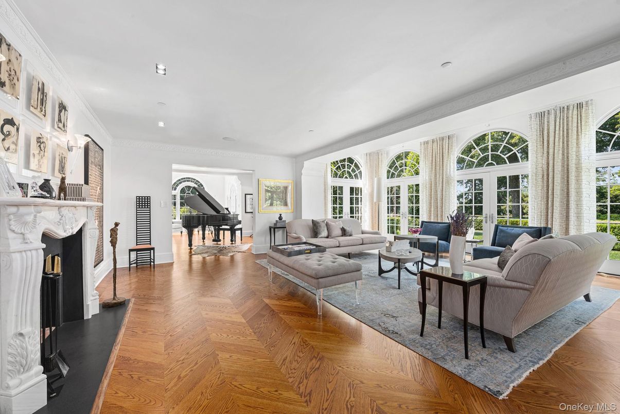 Fireplace, Interior, Living room, Piano, Recessed Lighting, Wood Texture Flooring