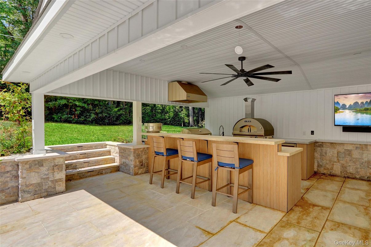 Exterior, Outdoor Kitchen