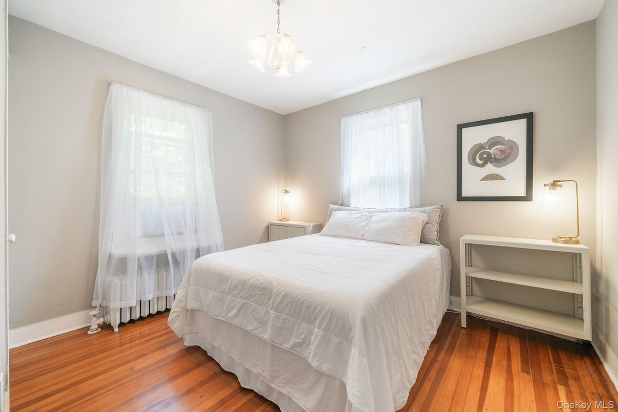 Bedroom, Interior, Pendant Lights, Wood Texture Flooring