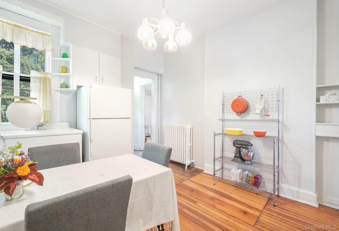 Dining room, Interior, Kitchen, Pendant Lights, Wood Texture Flooring