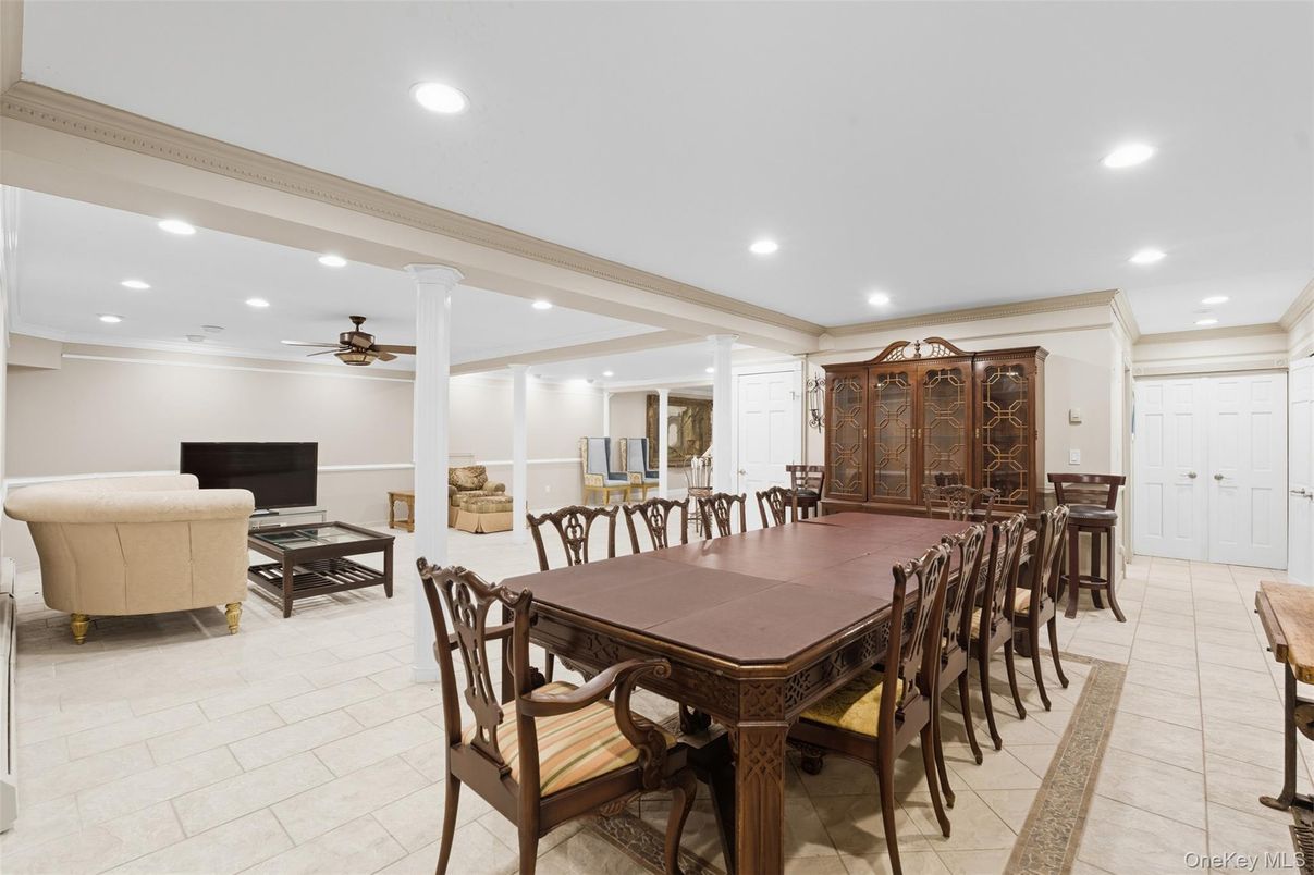 Dining room, Interior, Recessed Lighting