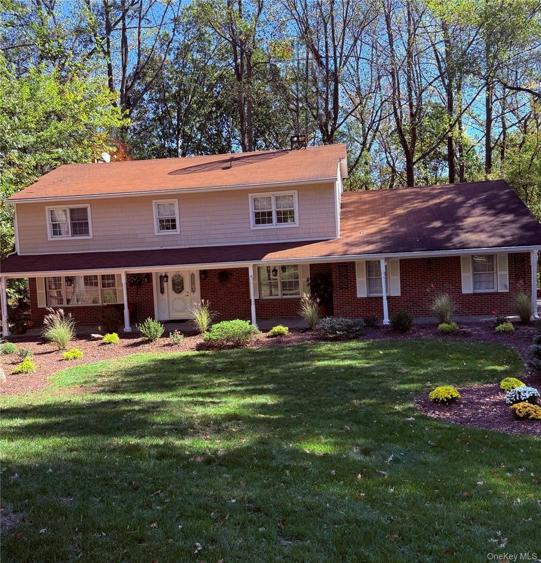 Exterior, Facade, Brick Facade, Split Level