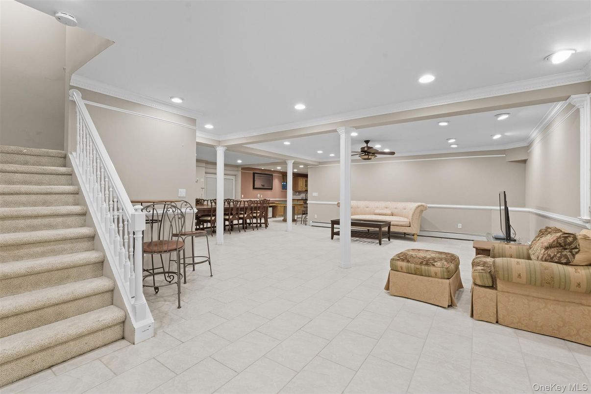 Dining room, Interior, Recessed Lighting