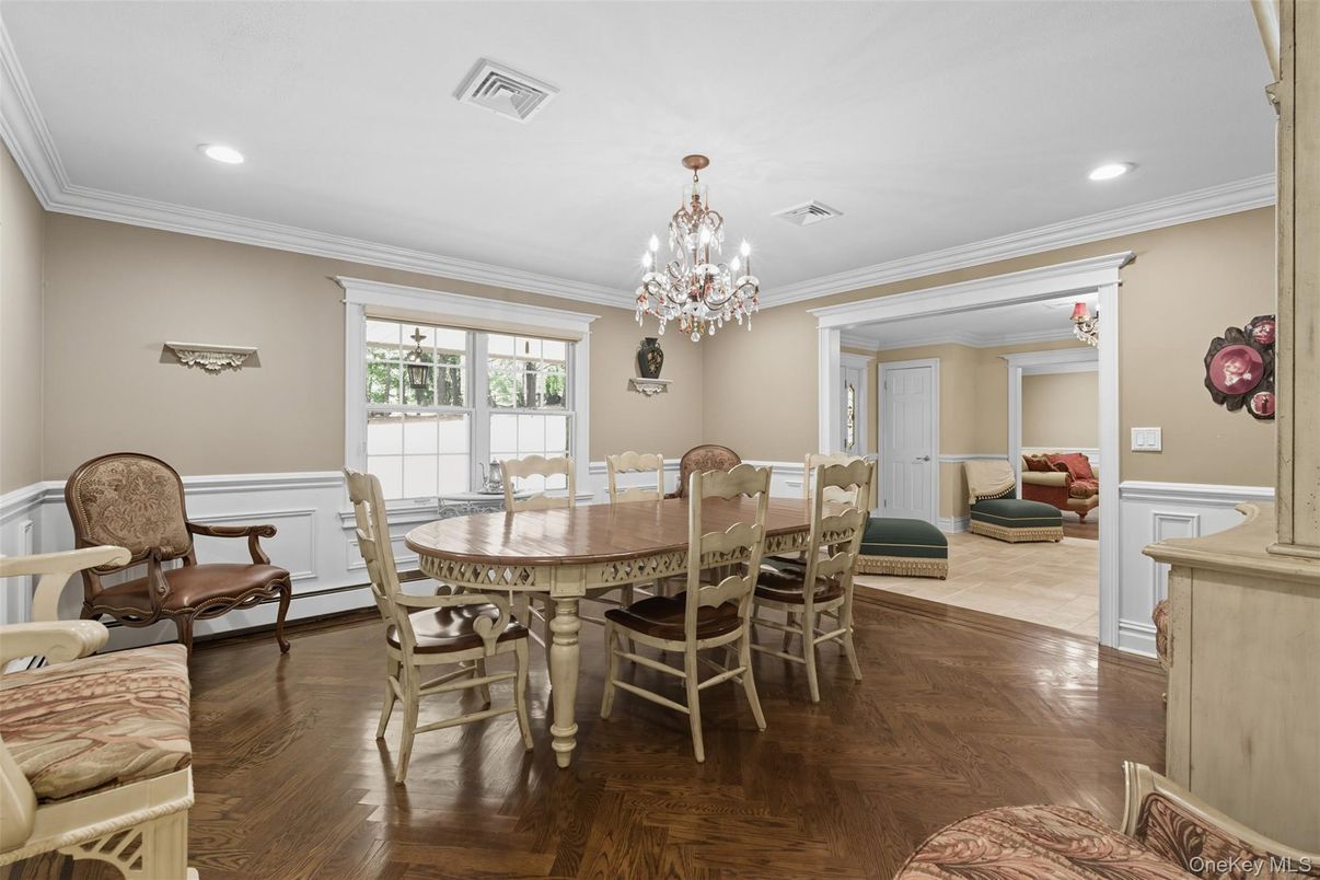 Chandelier, Dining room, Interior, Recessed Lighting, Wood Texture Flooring